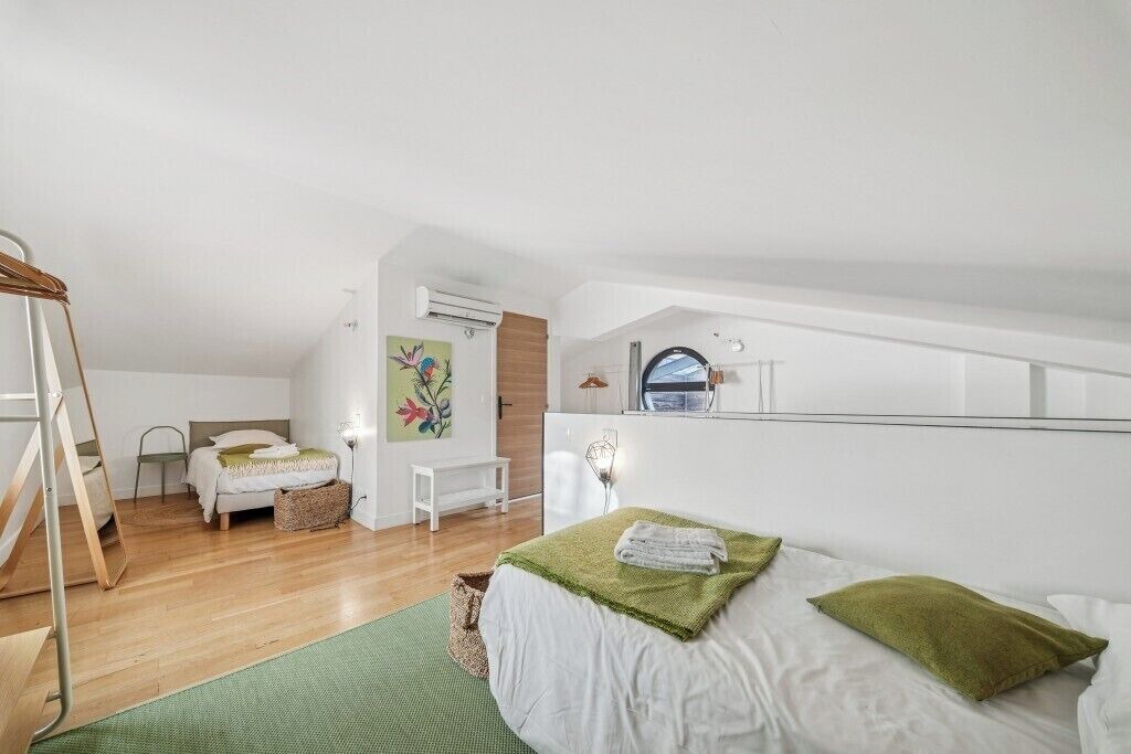 Photo of Bedroom in 11th Arrondissement