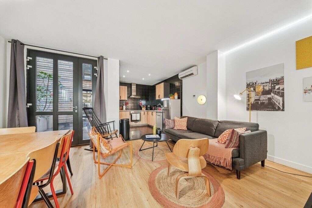Photo of Livingroom in 11th Arrondissement