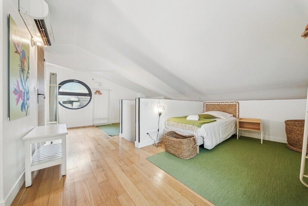 Photo of Bedroom in 11th Arrondissement
