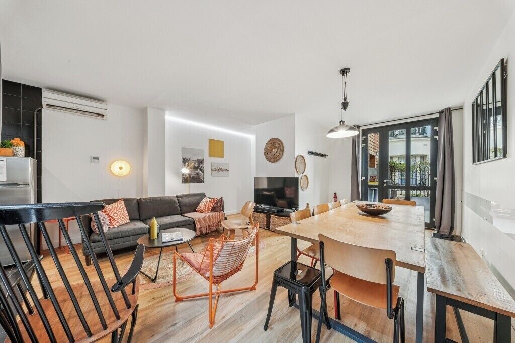 Photo of Livingroom in 11th Arrondissement