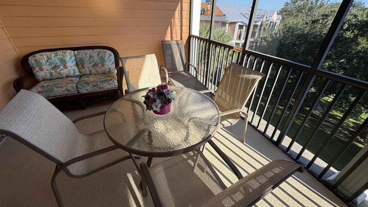 Photo of Patio Balcony in Bahama Bay