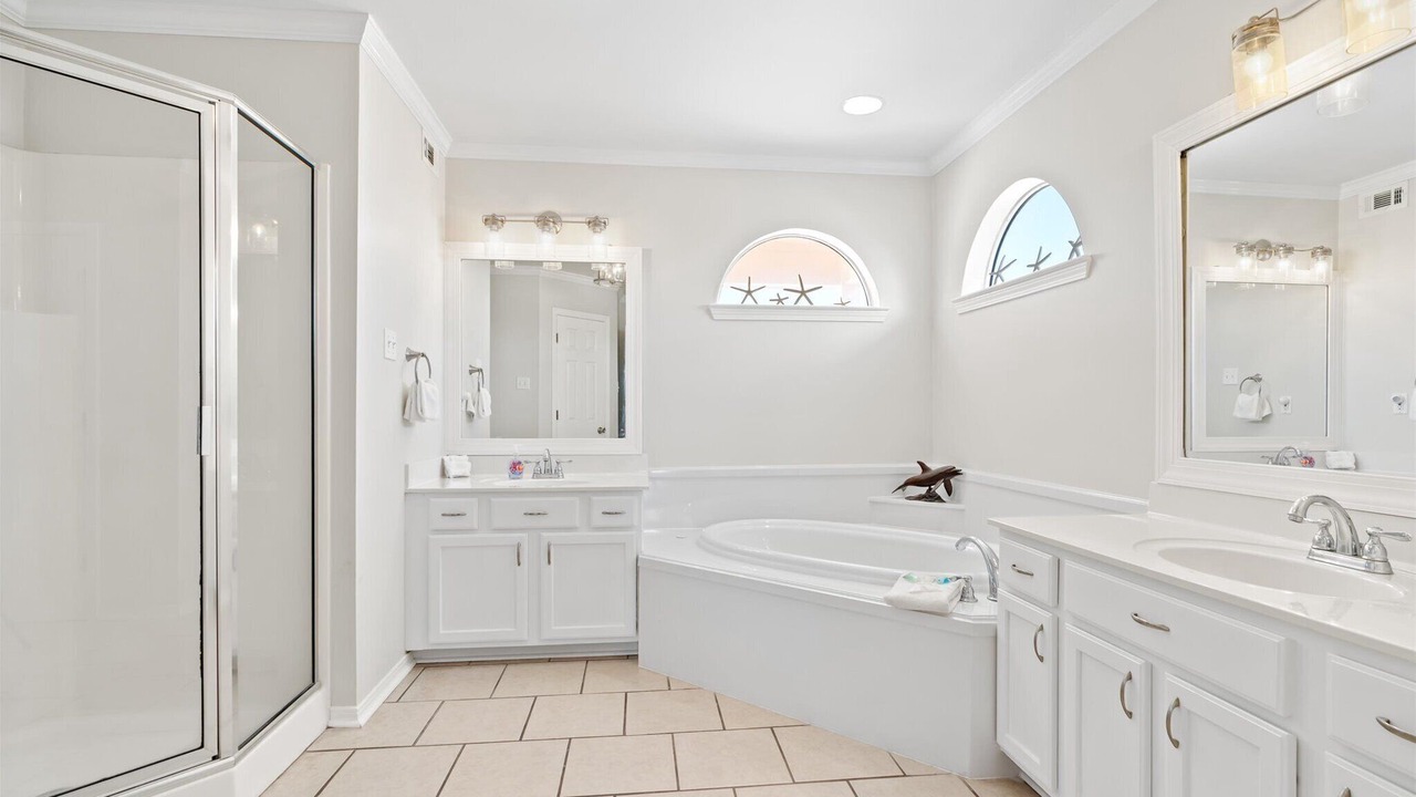 Photo of Bathroom in Dauphin Island