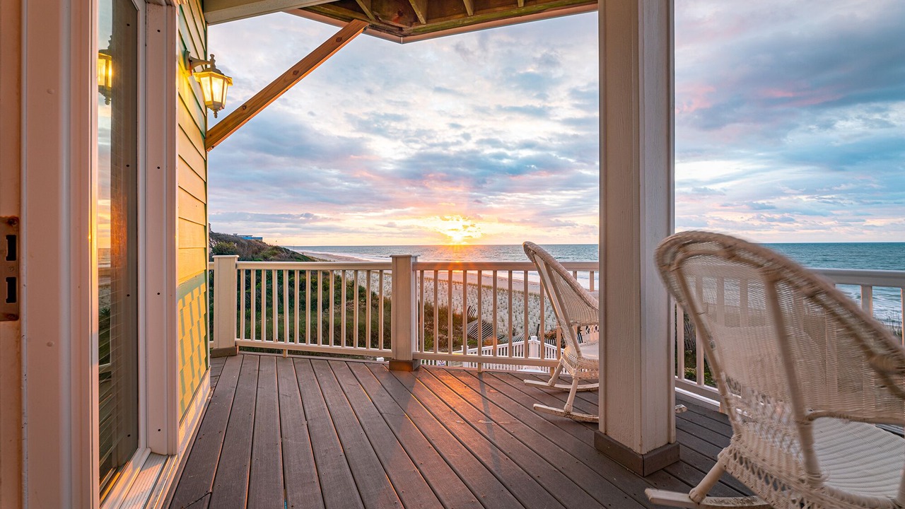 Photo of Bedroom in Pine Knoll Shores