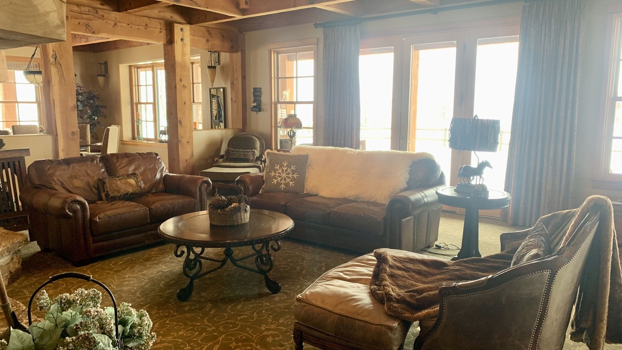 Photo of Livingroom in North Snyderville Basin