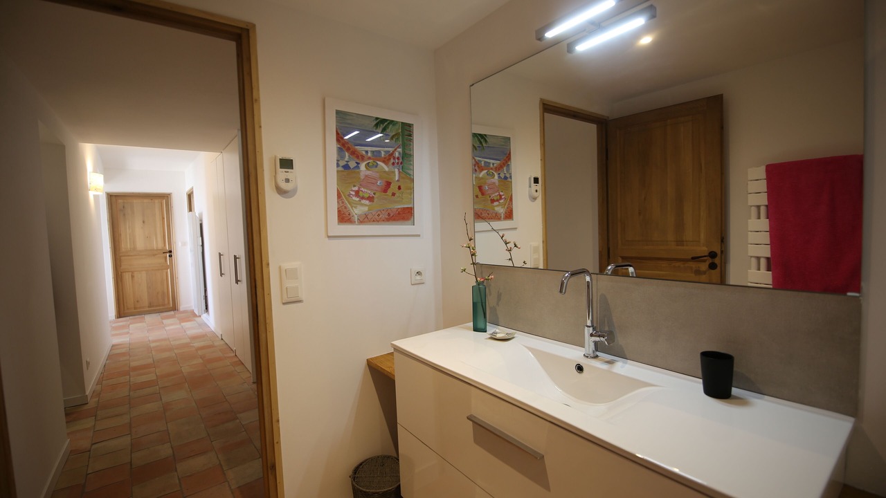 Photo of Bathroom in Lablachere