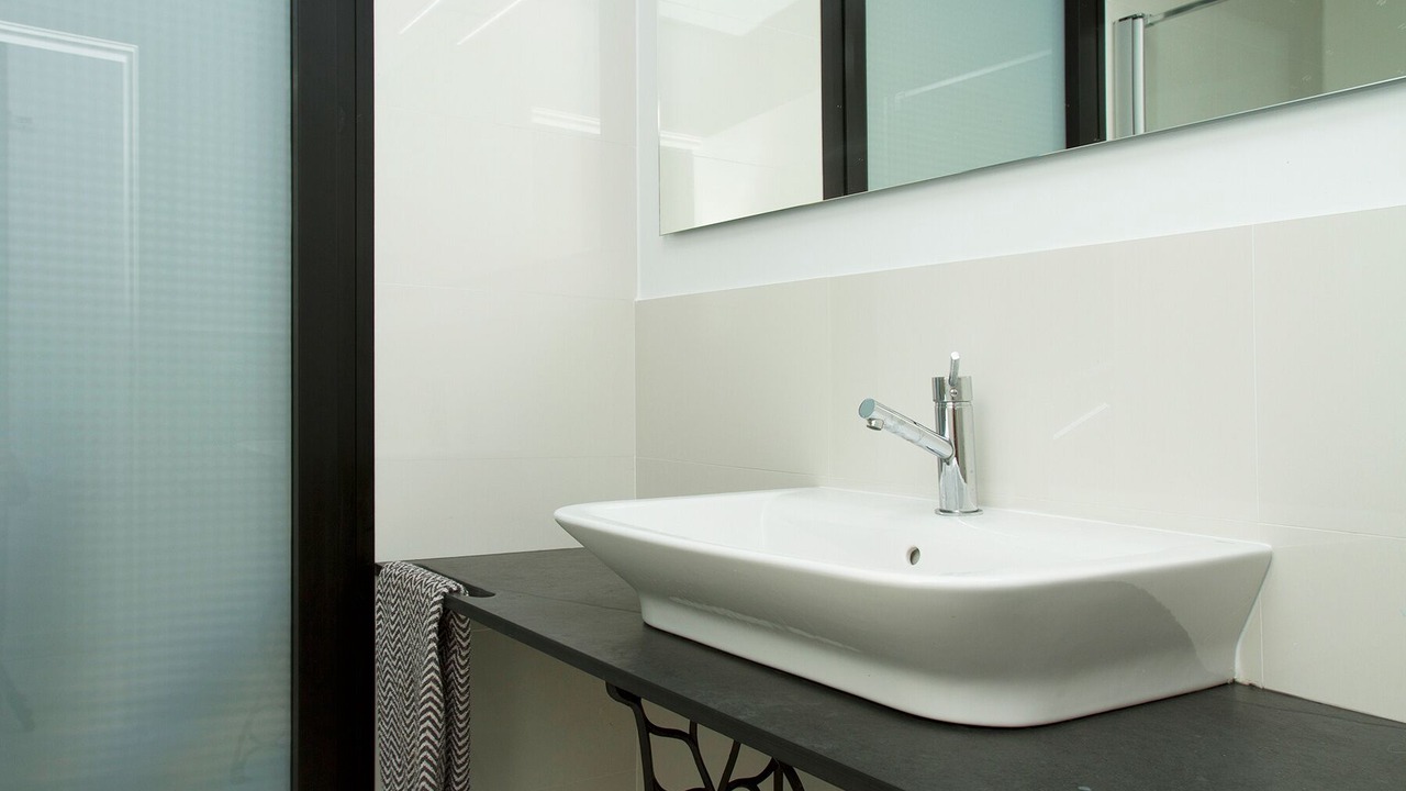 Photo of Bathroom in Alcover