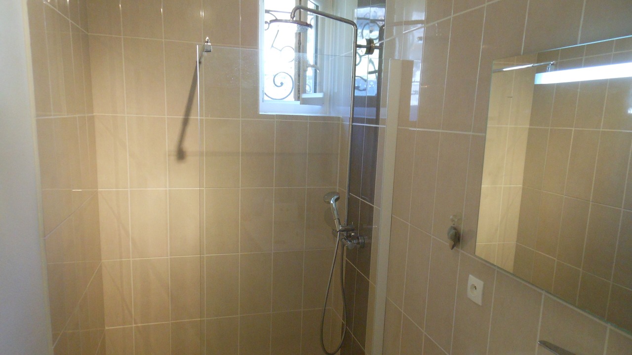 Photo of Bathroom in Cruet