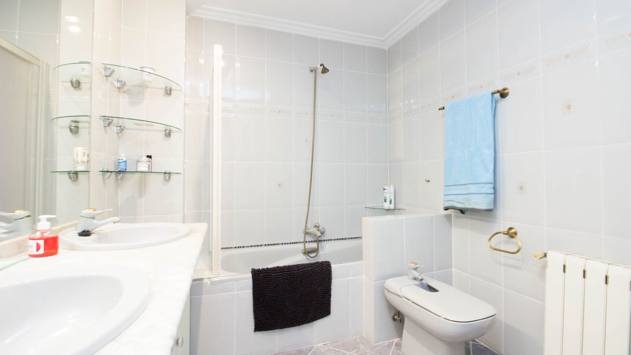 Photo of Bathroom in Extramurs
