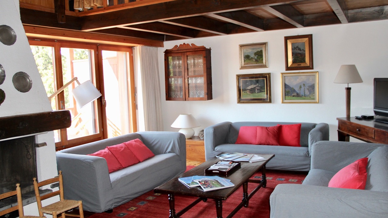 Photo of Livingroom in Lens