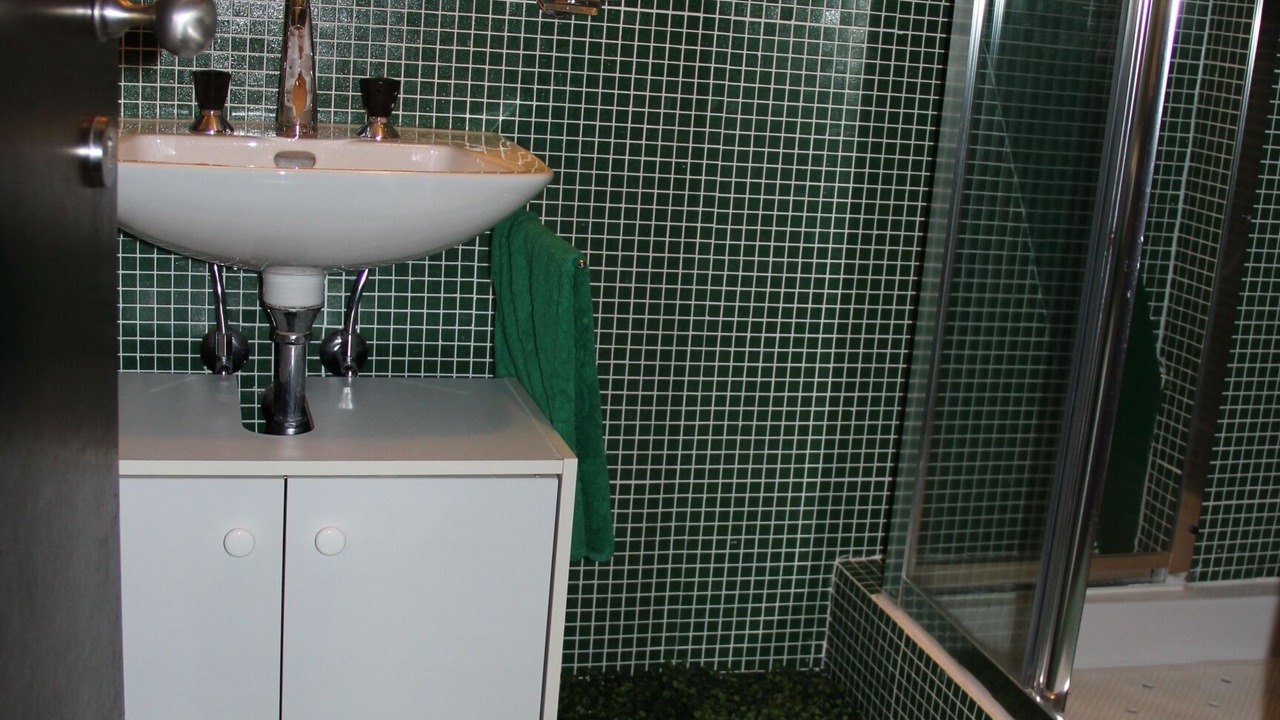 Photo of Bathroom in Lens