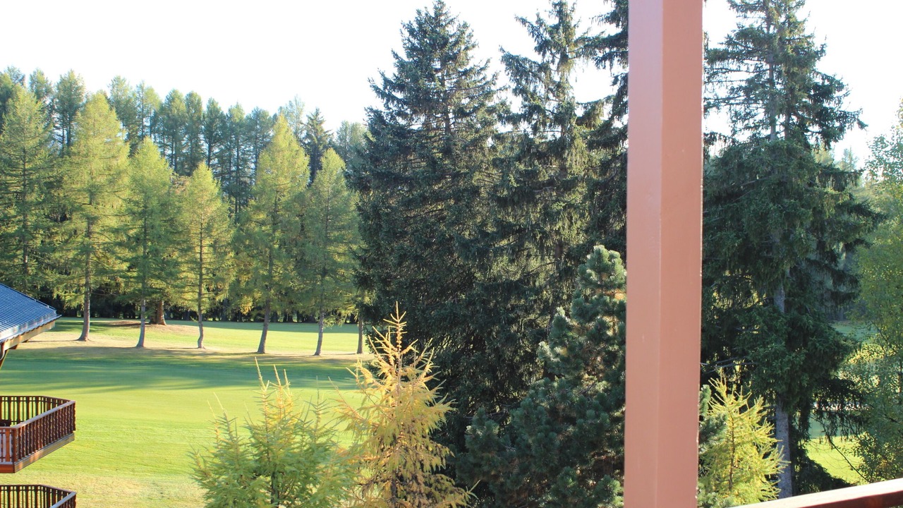 Photo of Outdoor in Lens