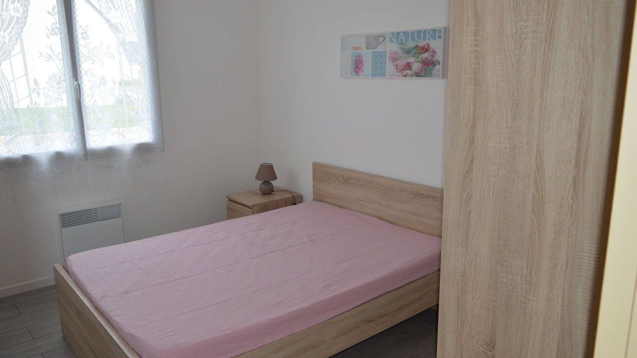 Photo of Bedroom in Saint-Laurent-sur-Mer