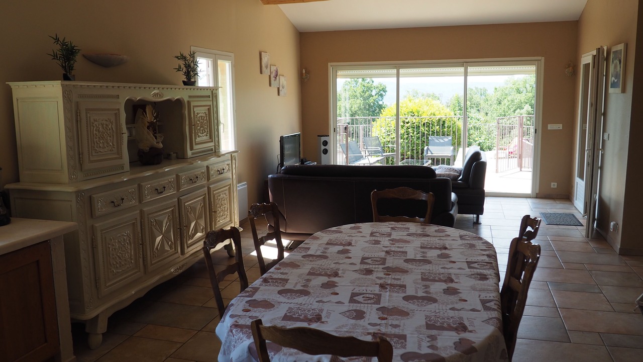 Photo of Livingroom in Apt