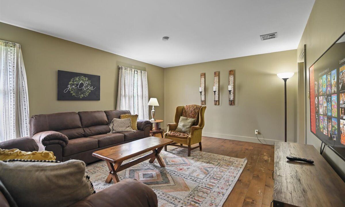 Photo of Livingroom in Tannersville