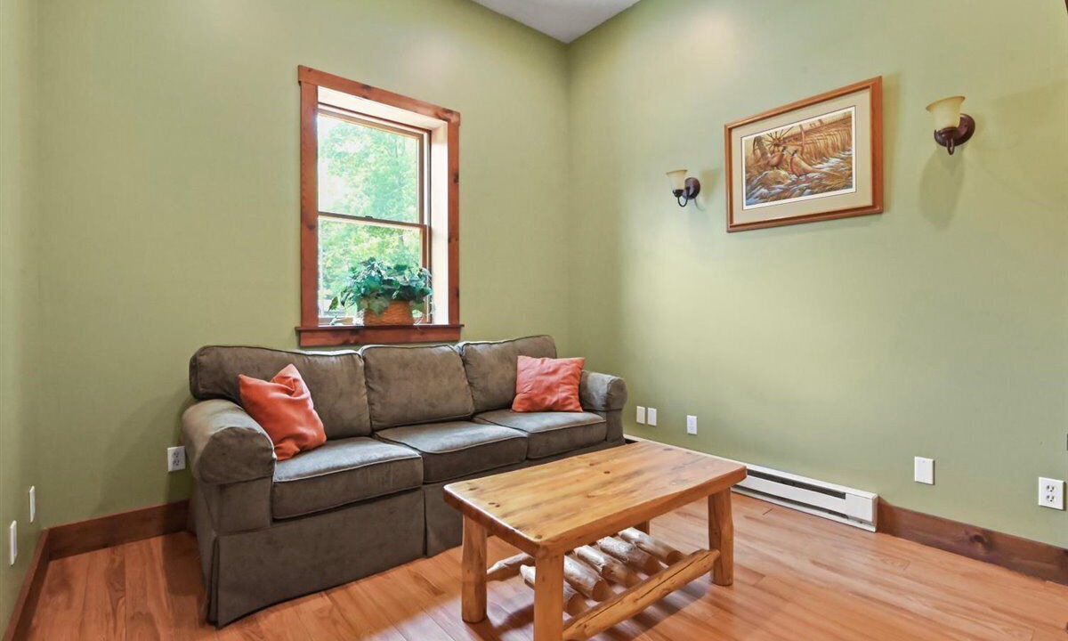 Photo of Livingroom in Tannersville