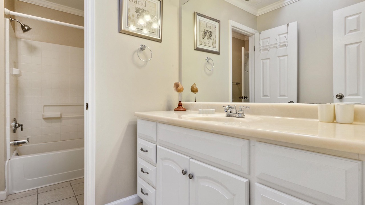 Photo of Bathroom in Beachwalk