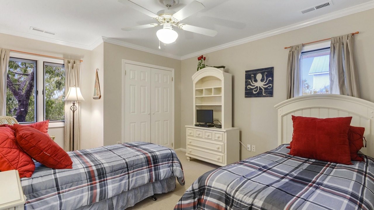 Photo of Bedroom in Beachwalk