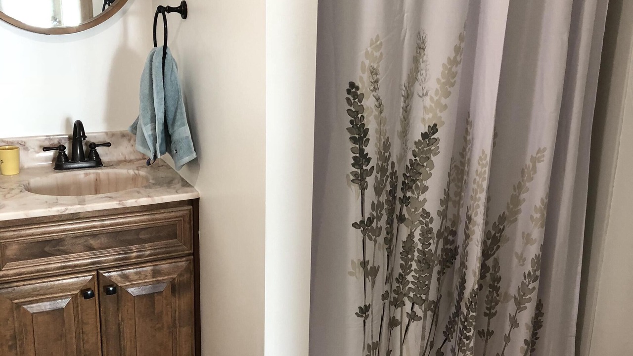 Photo of Bathroom in Valois