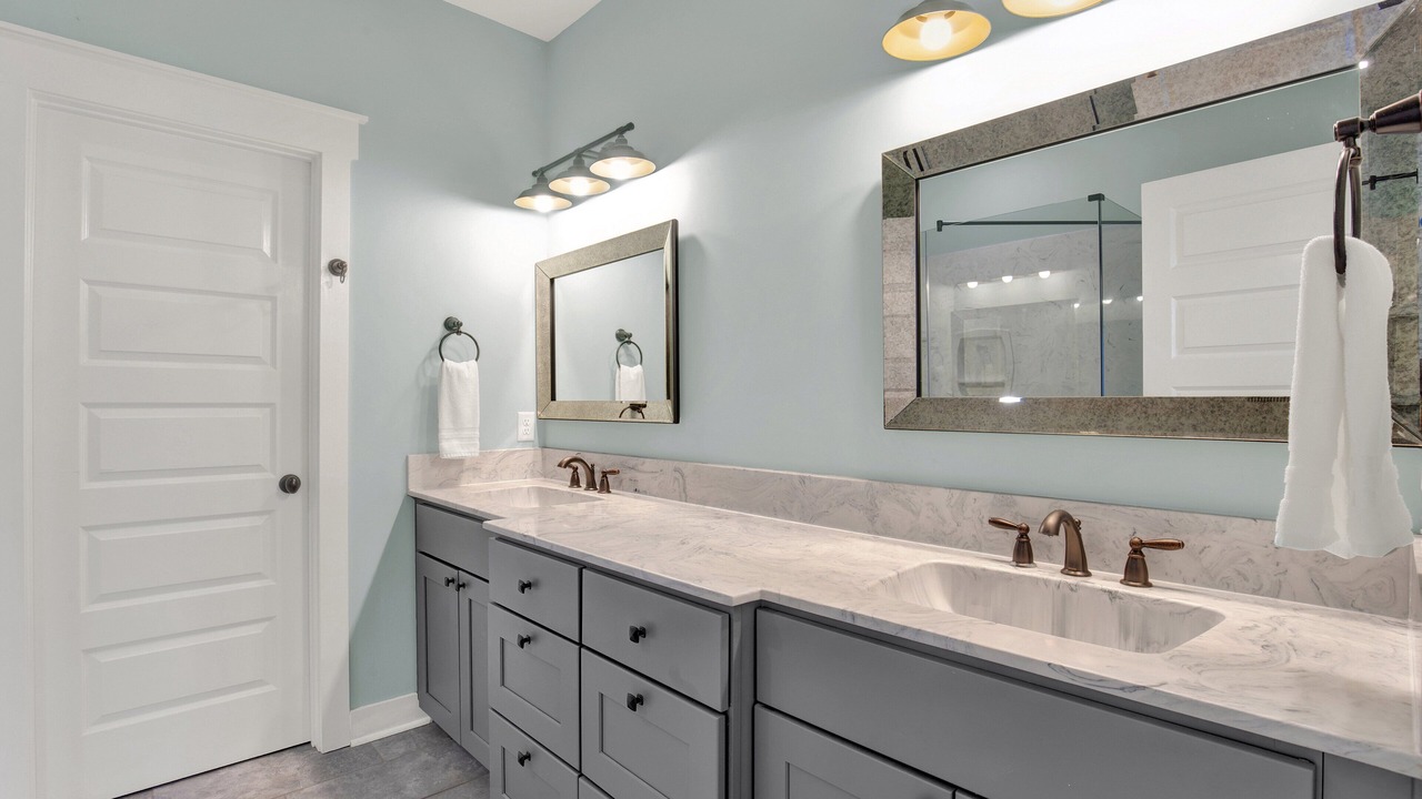 Photo of Bathroom in Yamacraw Village