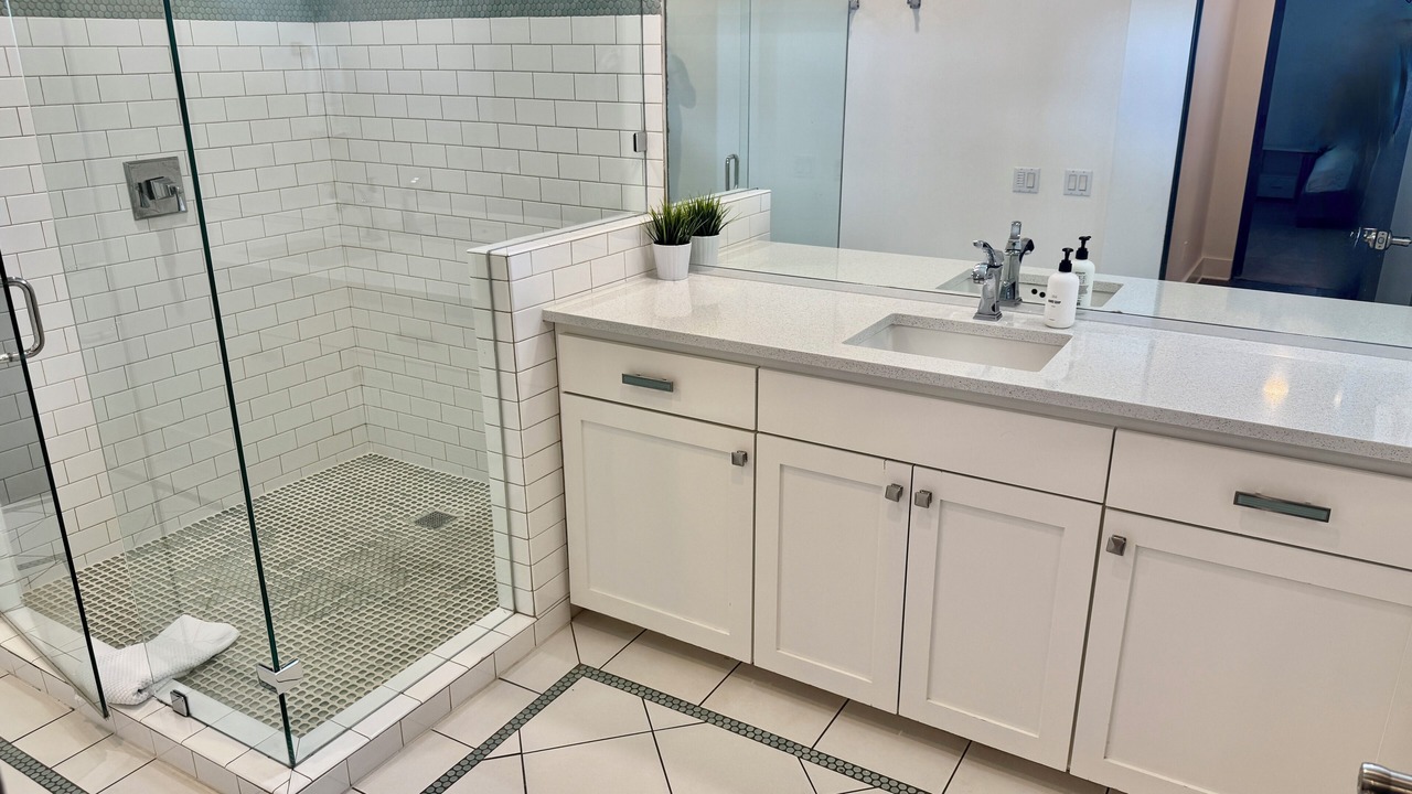 Photo of Bathroom in East Cesar Chavez