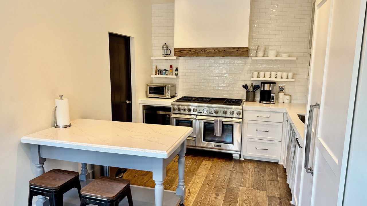 Photo of Kitchen in East Cesar Chavez