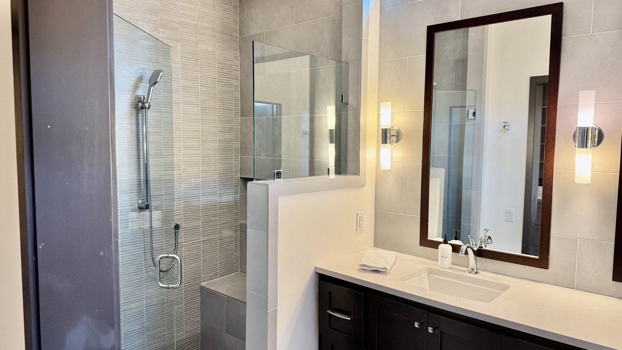 Photo of Bathroom in East Cesar Chavez