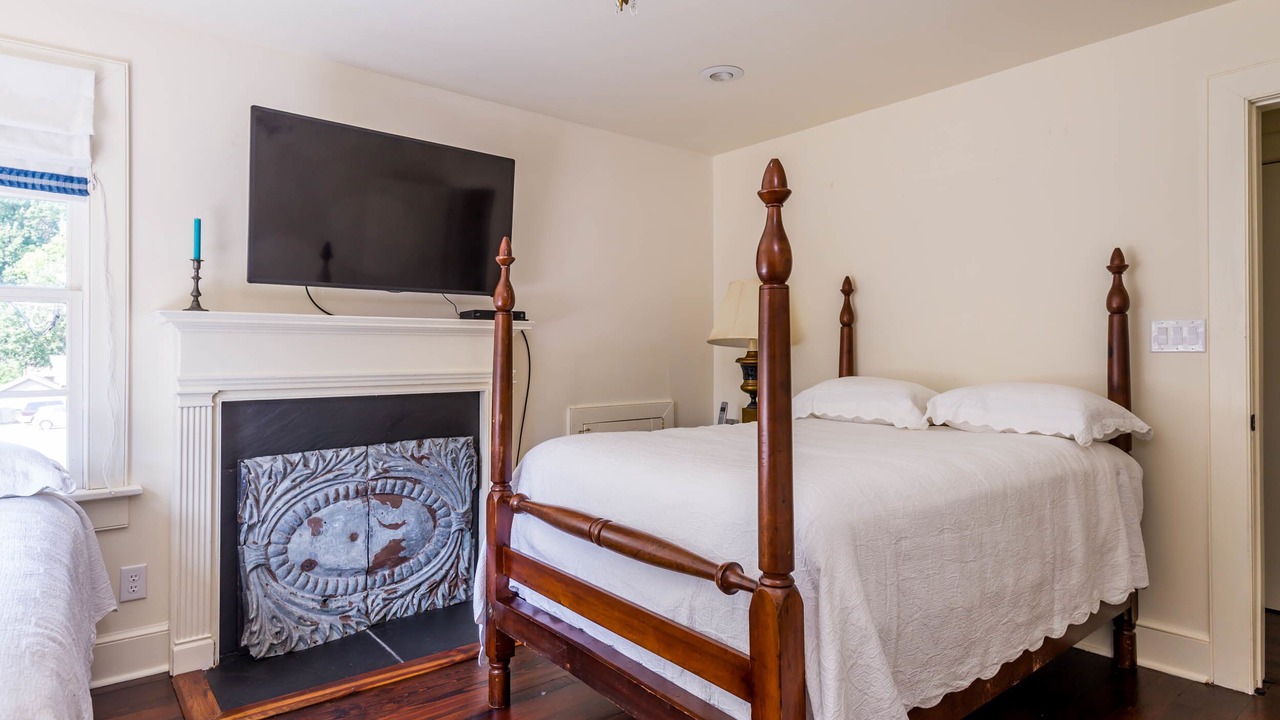 Photo of Livingroom in Northside District