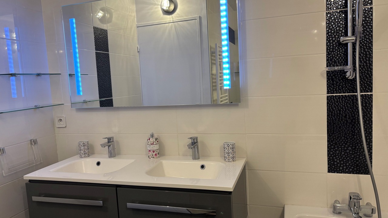 Photo of Bathroom in La Cote Radieuse