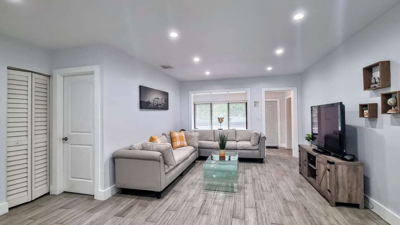 Photo of Livingroom in Little Ranches