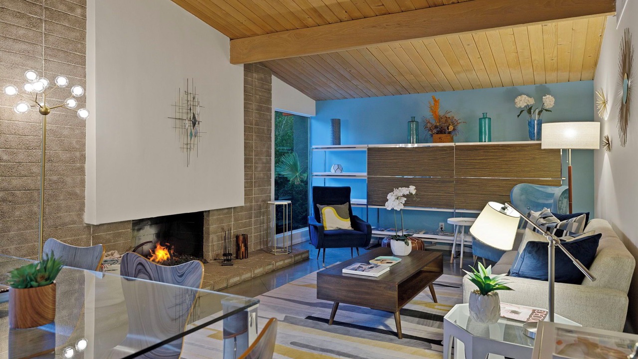 Photo of Livingroom in Racquet Club Estates