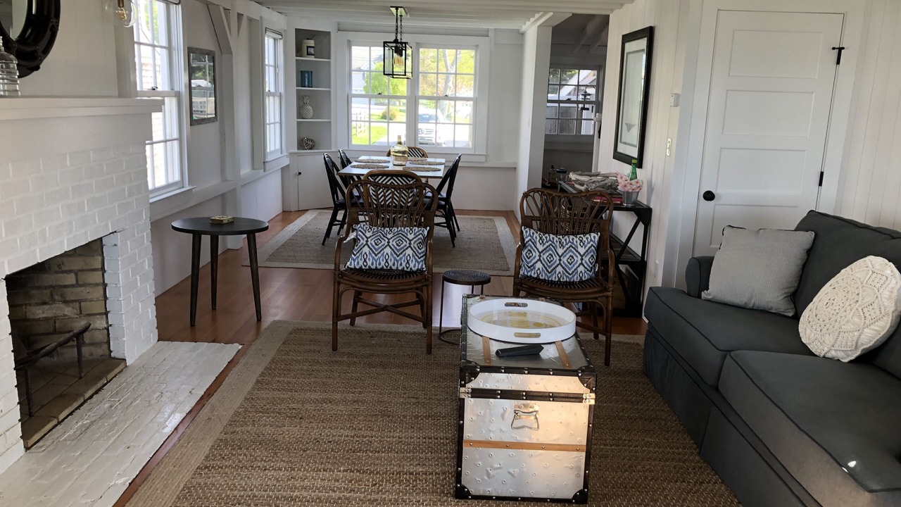 Photo of Livingroom in Madison Center