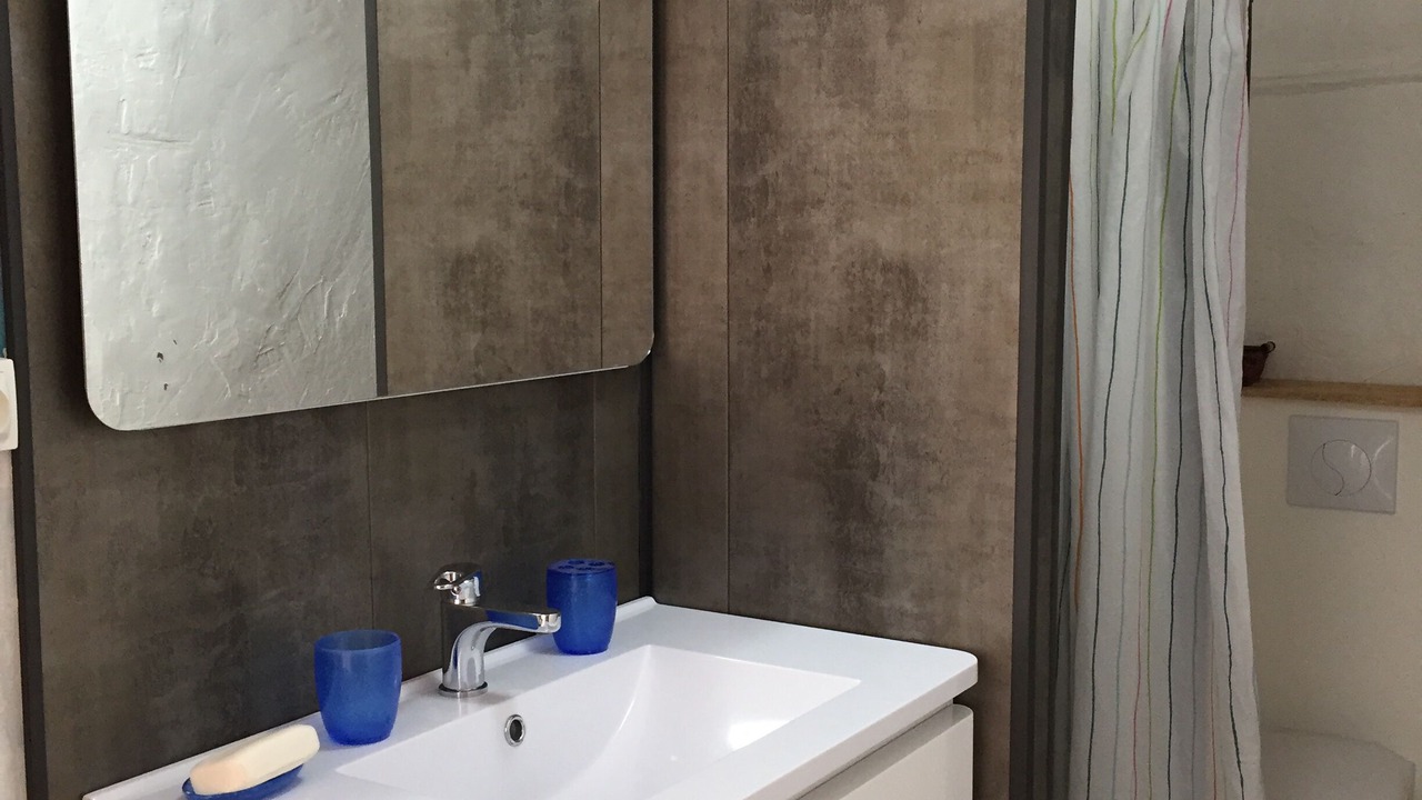 Photo of Bathroom in Saint-Saturnin-les-Avignon