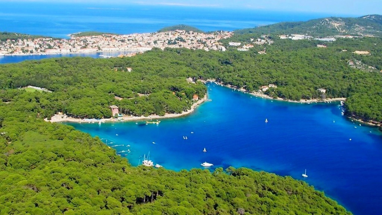 Photo of Outdoor in Cove Murtar