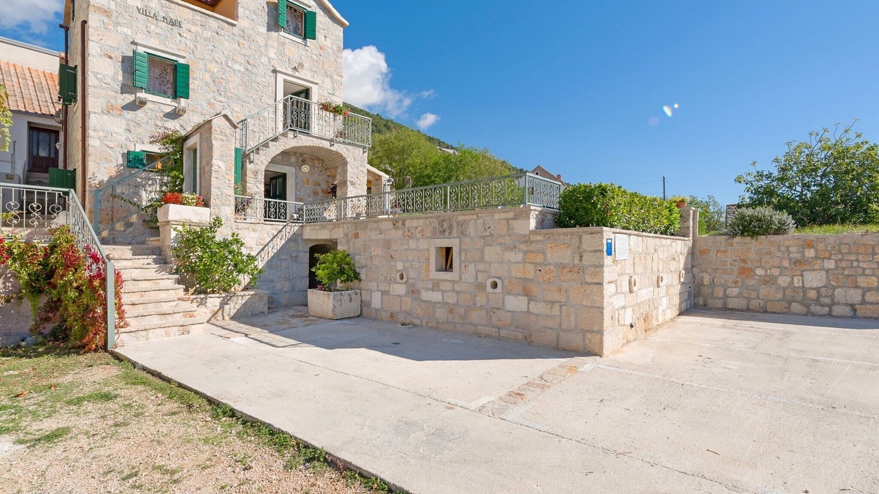 Photo of Outdoor in Bol