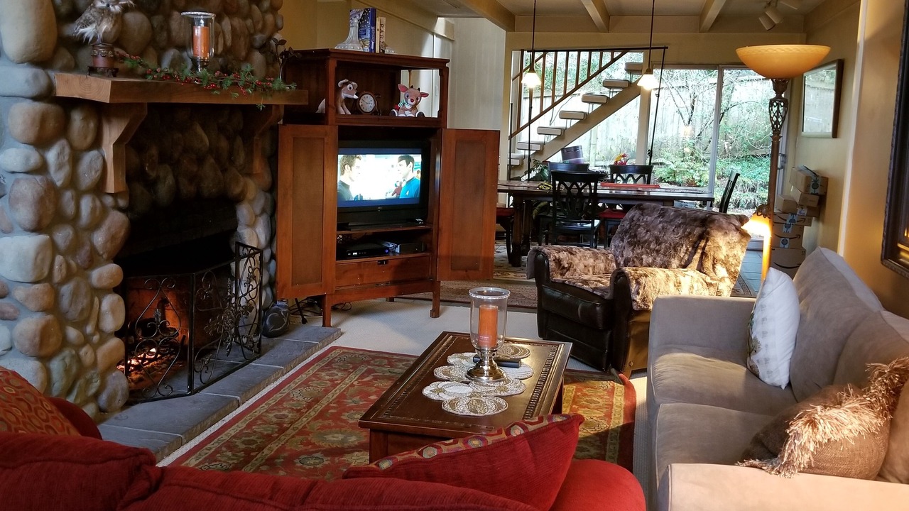 Photo of Livingroom in Lake Forest Park