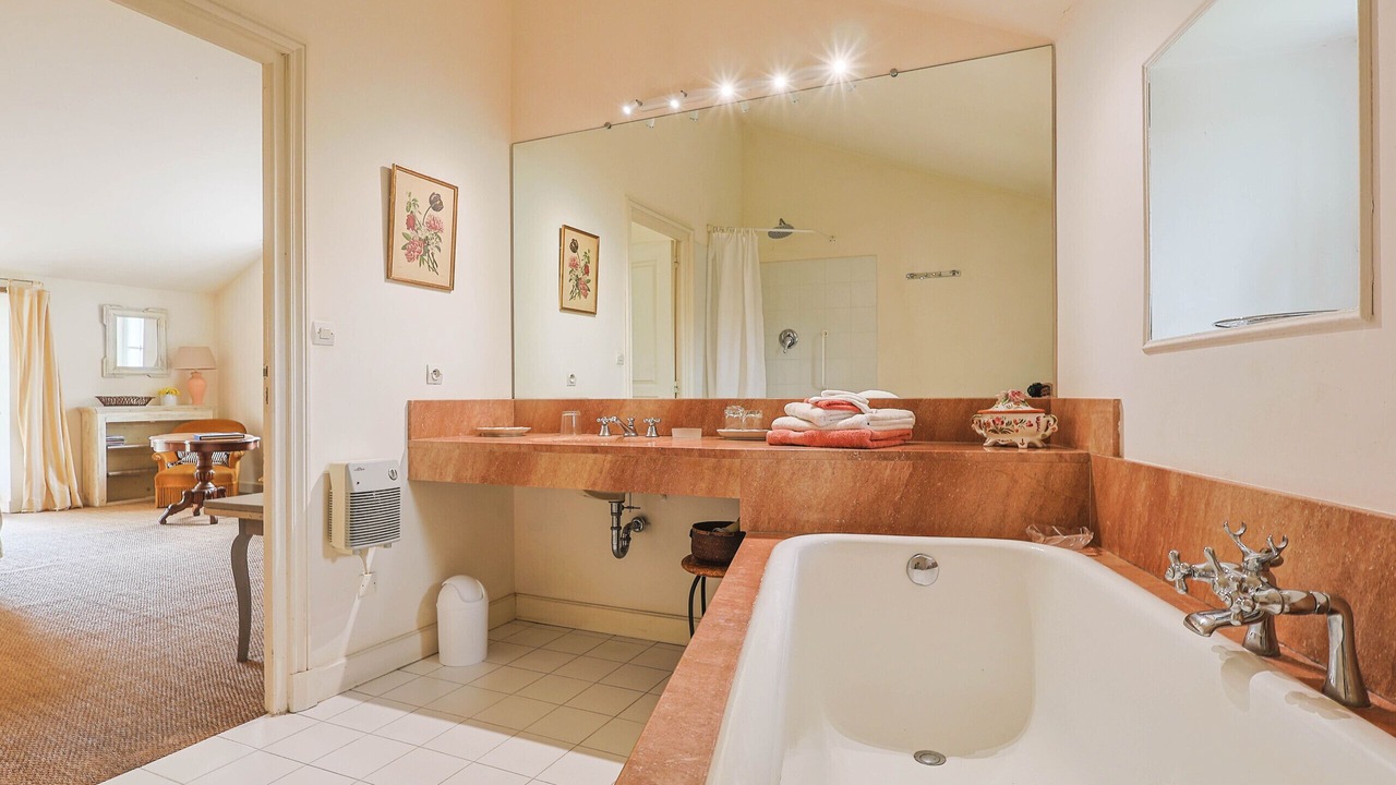Photo of Bathroom in Chateaurenard