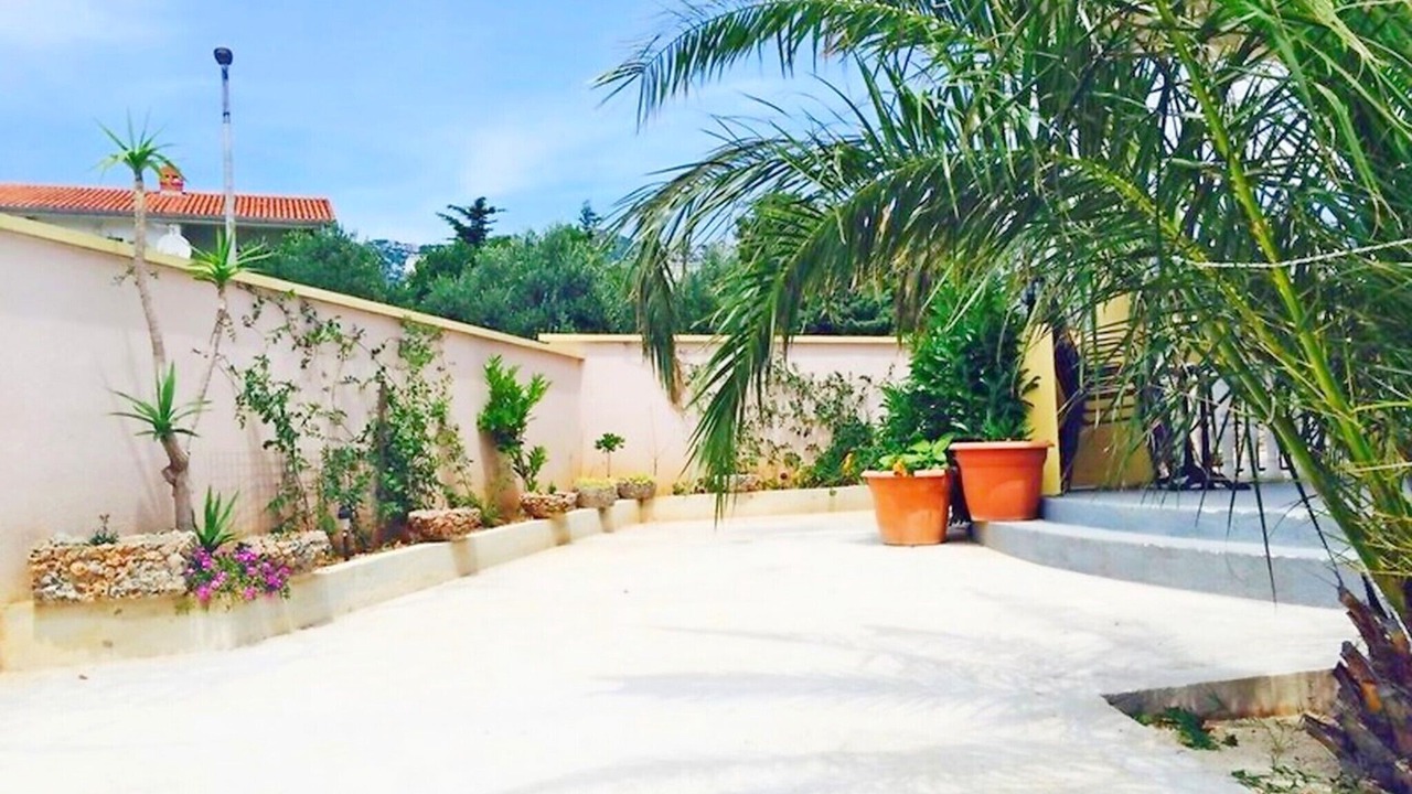 Photo of Outdoor in Seline