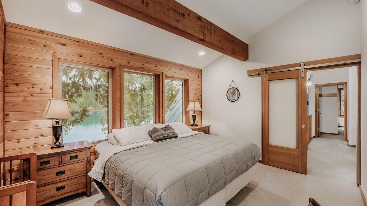 Photo of Bedroom in Maple Falls