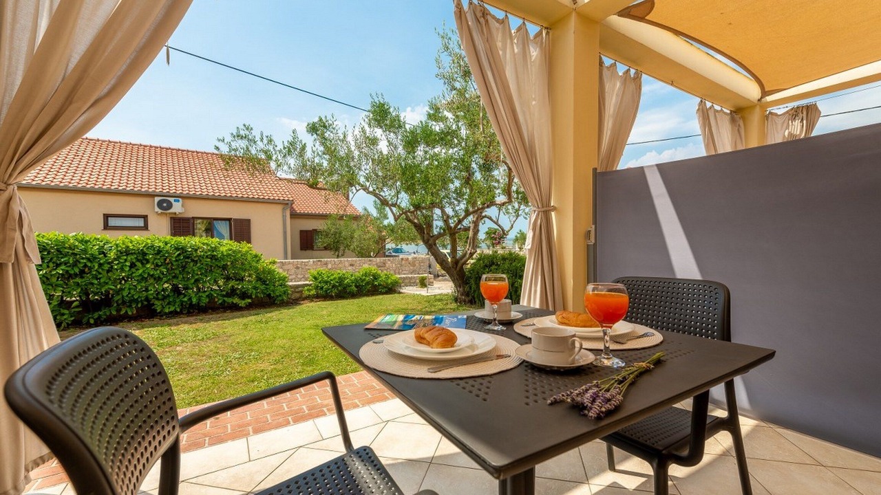 Photo of Outdoor in Nin