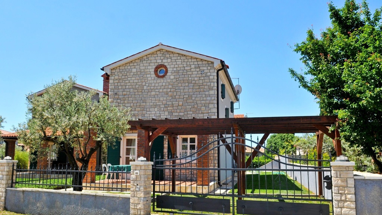 Photo of Outdoor in Buici