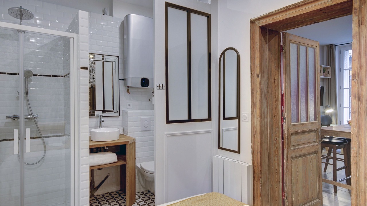 Photo of Bathroom in Hotel de Ville - Quinconces