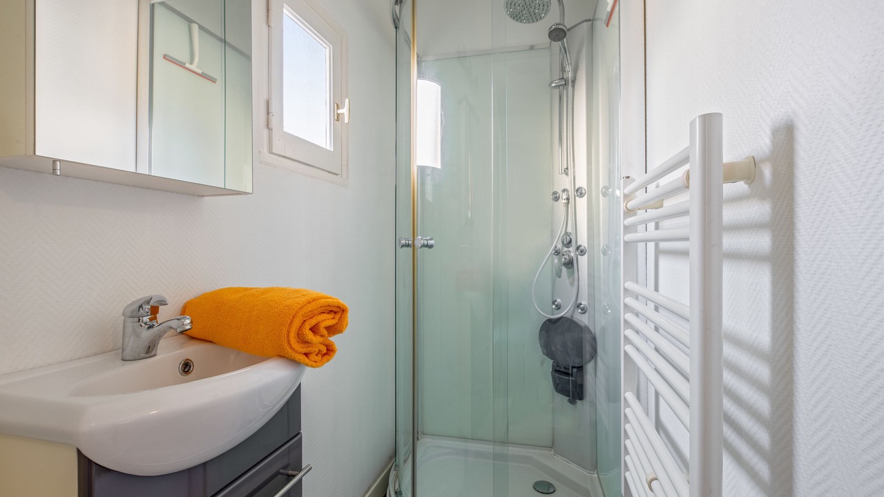 Photo of Bathroom in Libourne