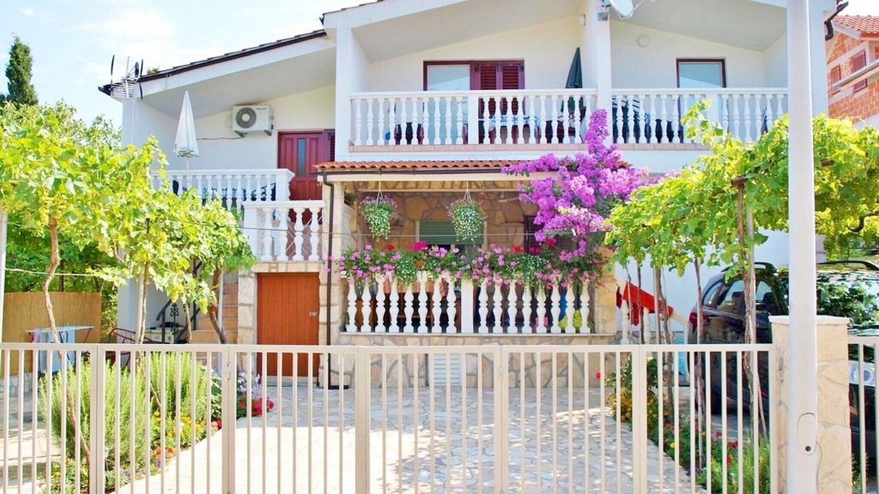 Photo of Outdoor in Nin