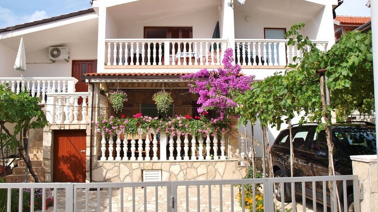 Photo of Outdoor in Nin