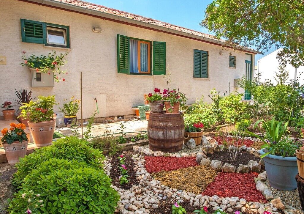 Photo of Outdoor in Petrcane