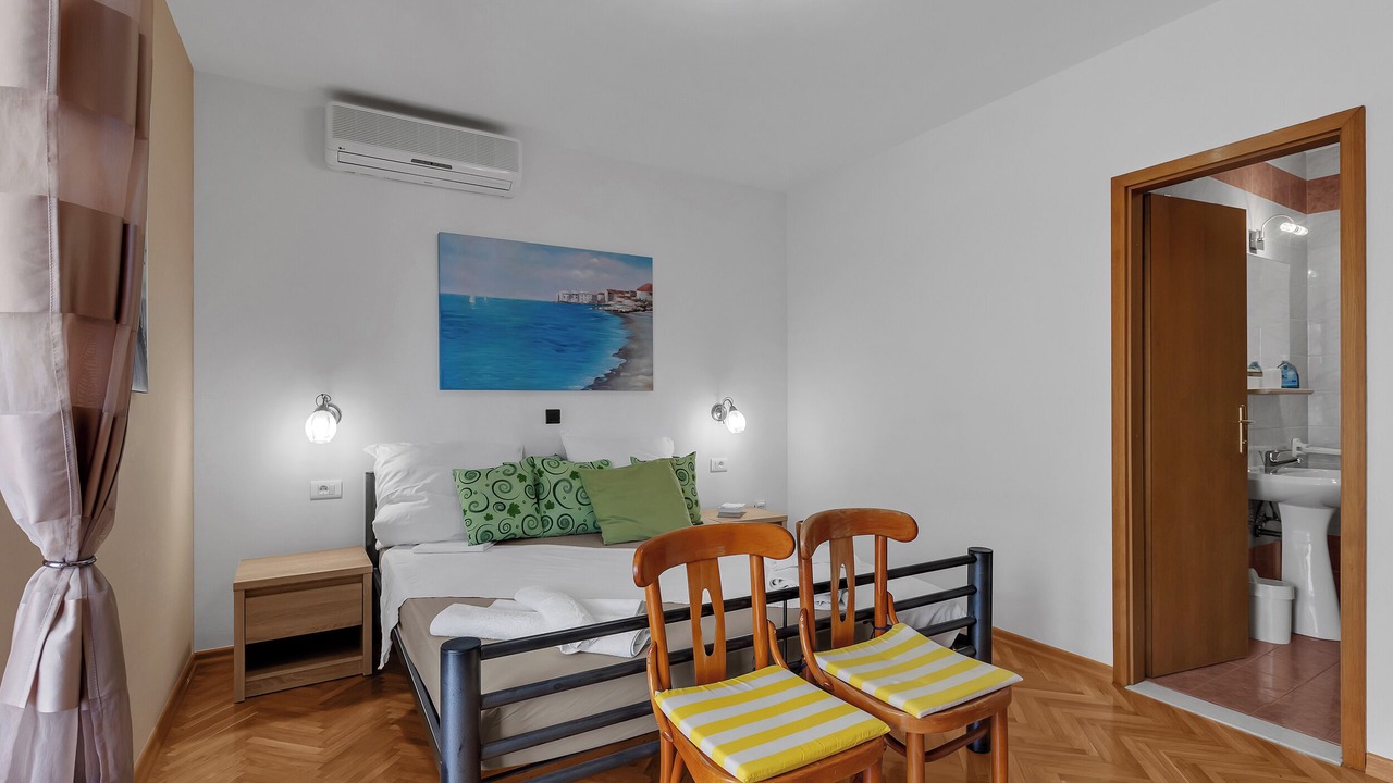 Photo of Bedroom in Duce
