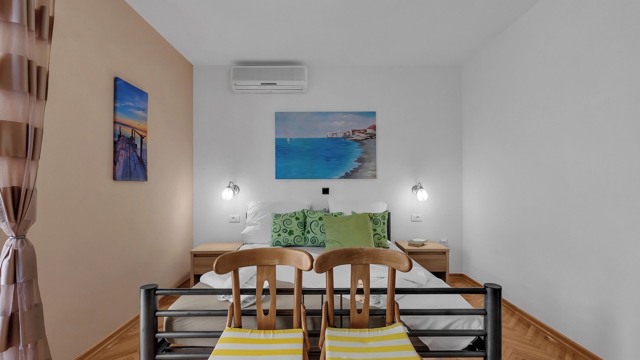 Photo of Bedroom in Duce