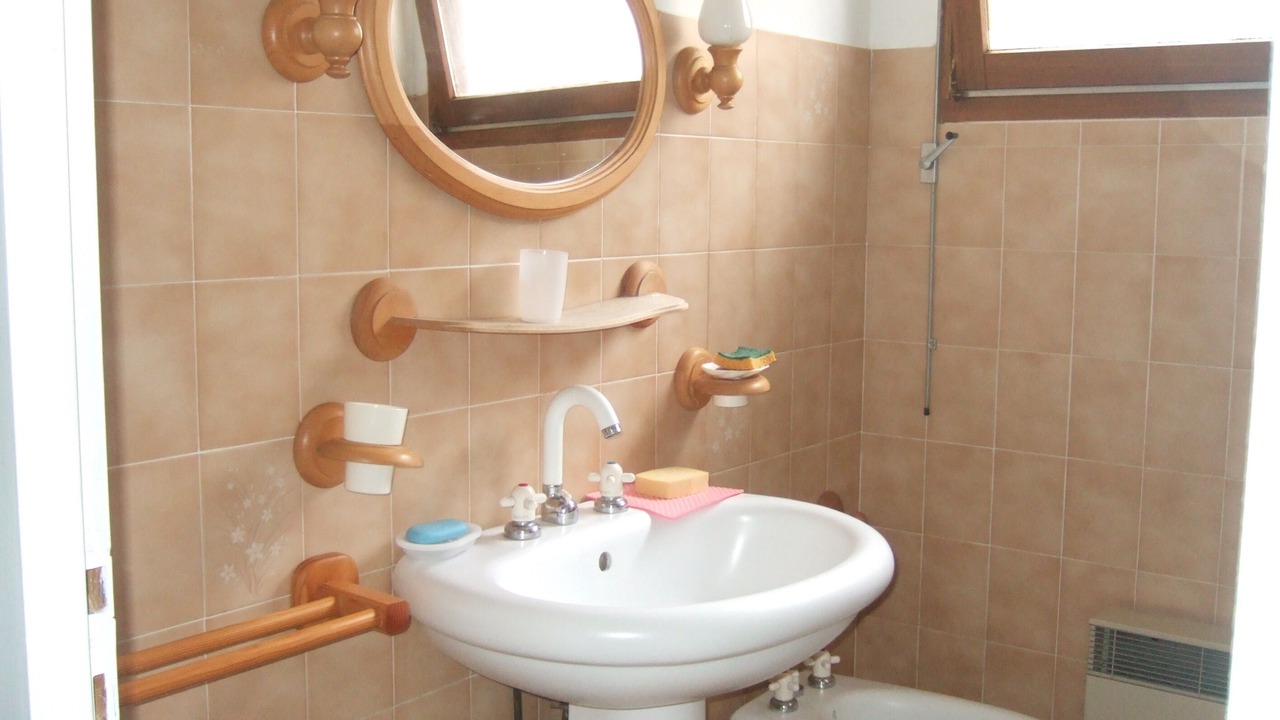 Photo of Bathroom in Cessenaz