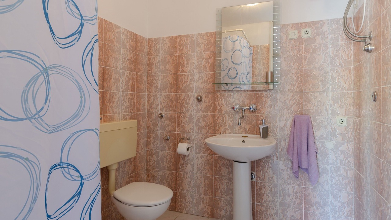 Photo of Bathroom in Blato