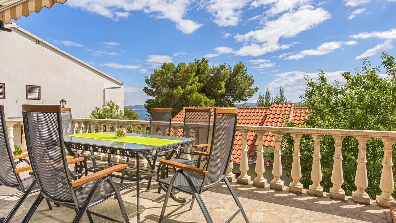 Photo of Outdoor in Medici